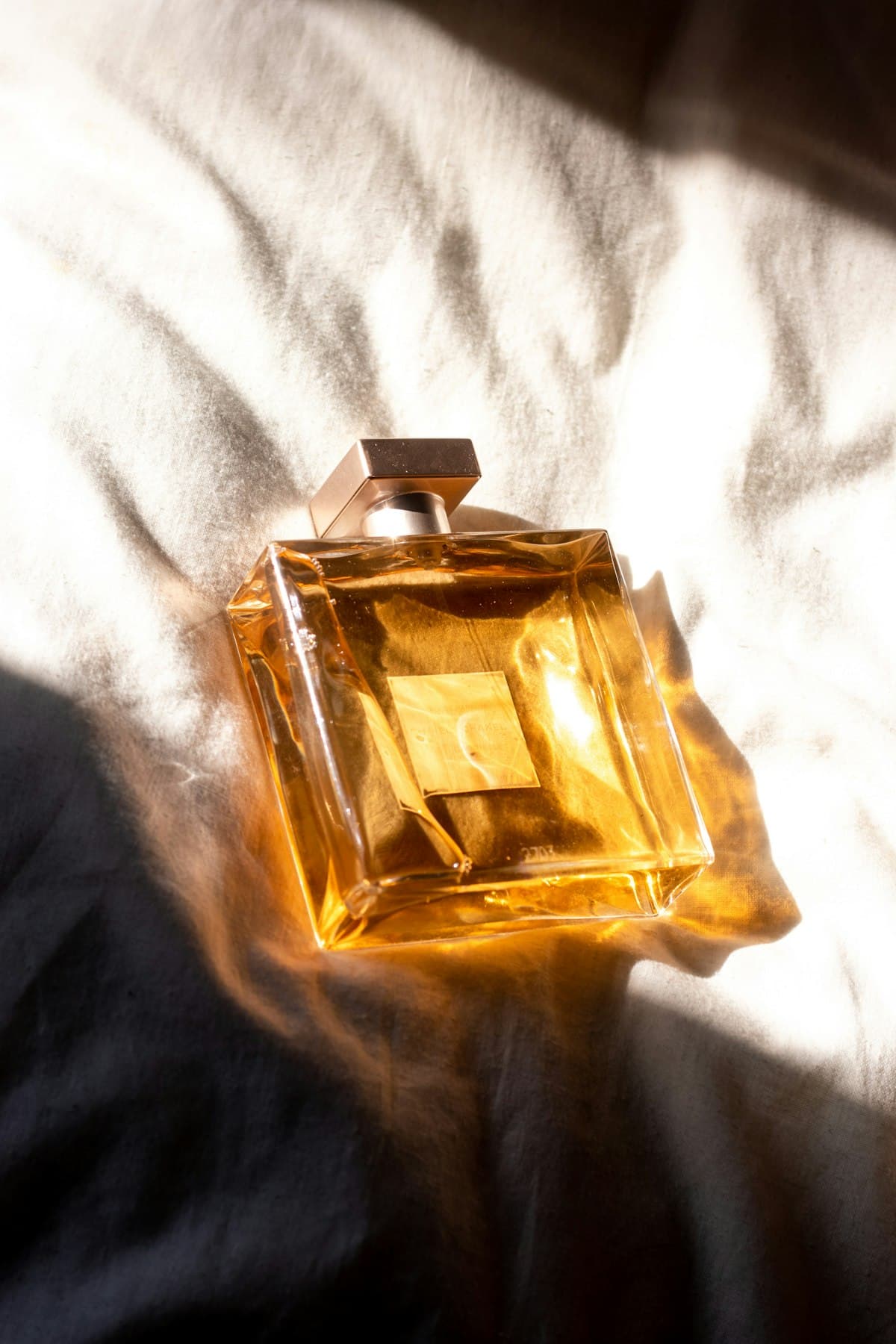 عود و عطر روغنی